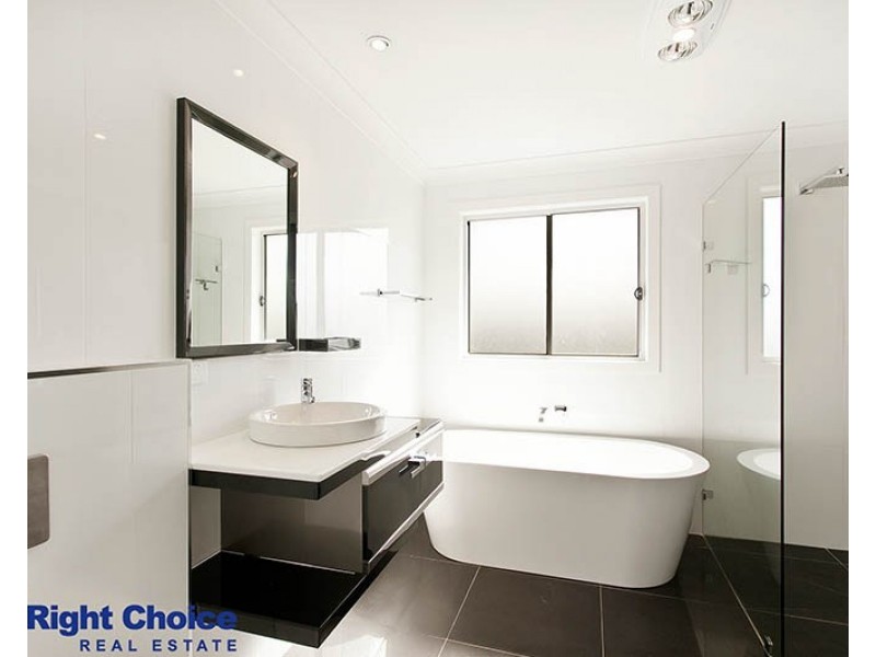 2/29 Addison Avenue, Lake Illawarra NSW 2528