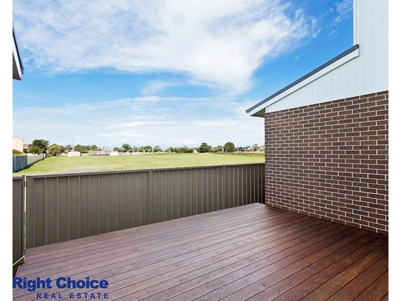 2/29 Addison Avenue, Lake Illawarra NSW 2528