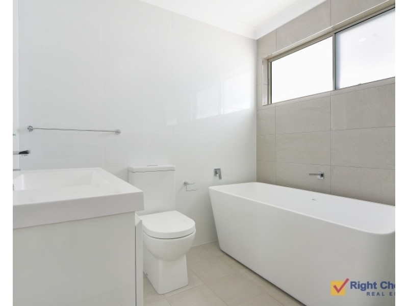4/305 Princes Highway, Albion Park Rail NSW 2527