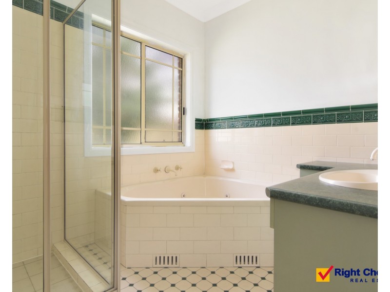 2/4 Brownlee Place, Albion Park Rail NSW 2527