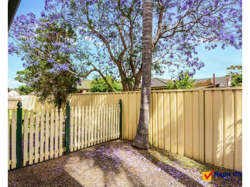 2/4 Brownlee Place, Albion Park Rail NSW 2527