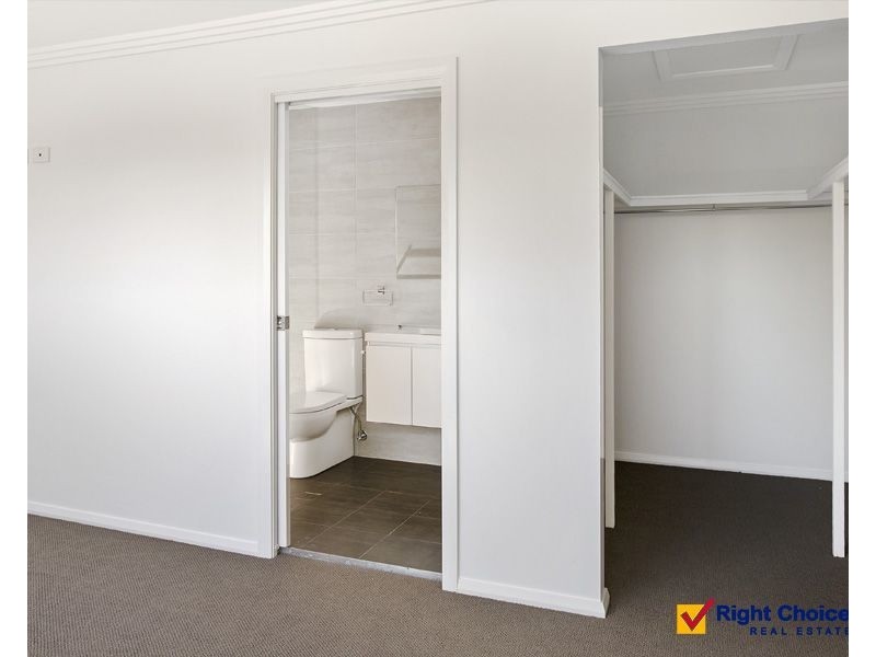 2/79 Barton Street, Oak Flats NSW 2529