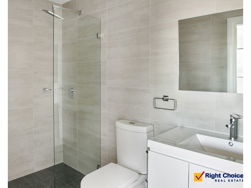 2/79 Barton Street, Oak Flats NSW 2529