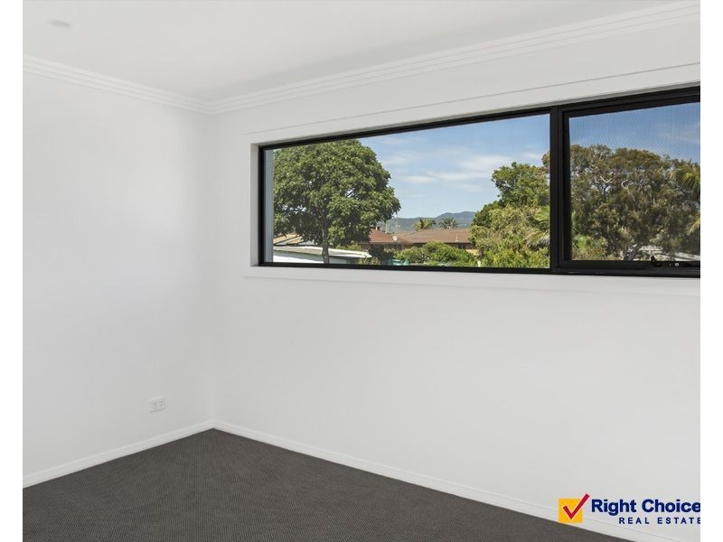 2/79 Barton Street, Oak Flats NSW 2529