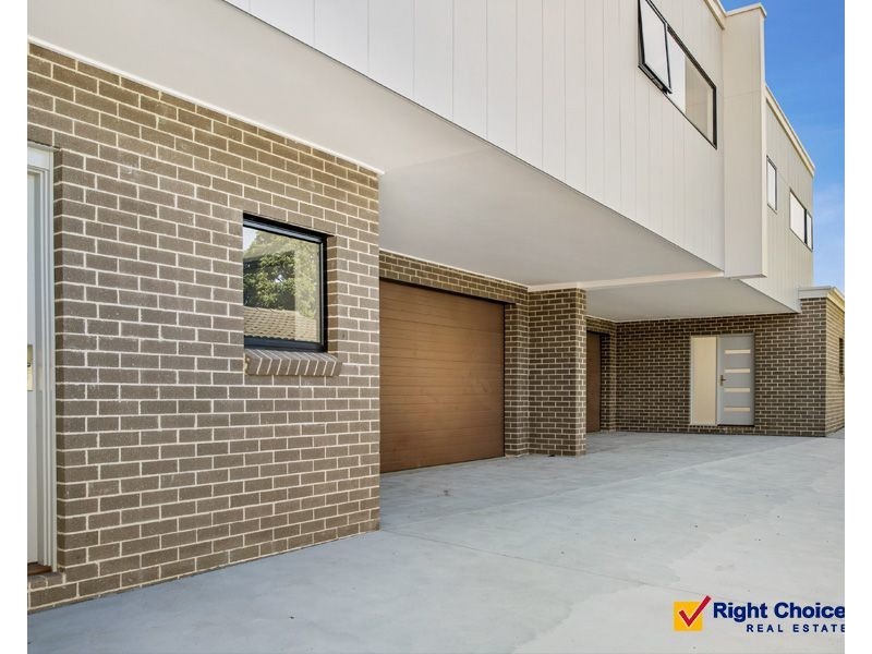 2/79 Barton Street, Oak Flats NSW 2529