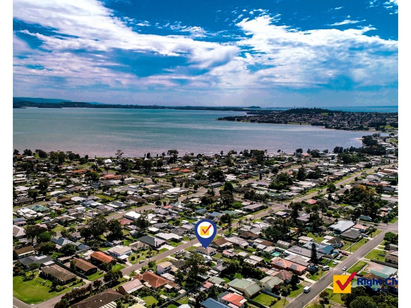 2/79 Barton Street, Oak Flats NSW 2529