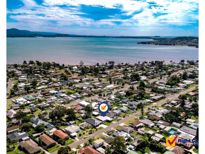 70 Barton Street, Oak Flats NSW 2529