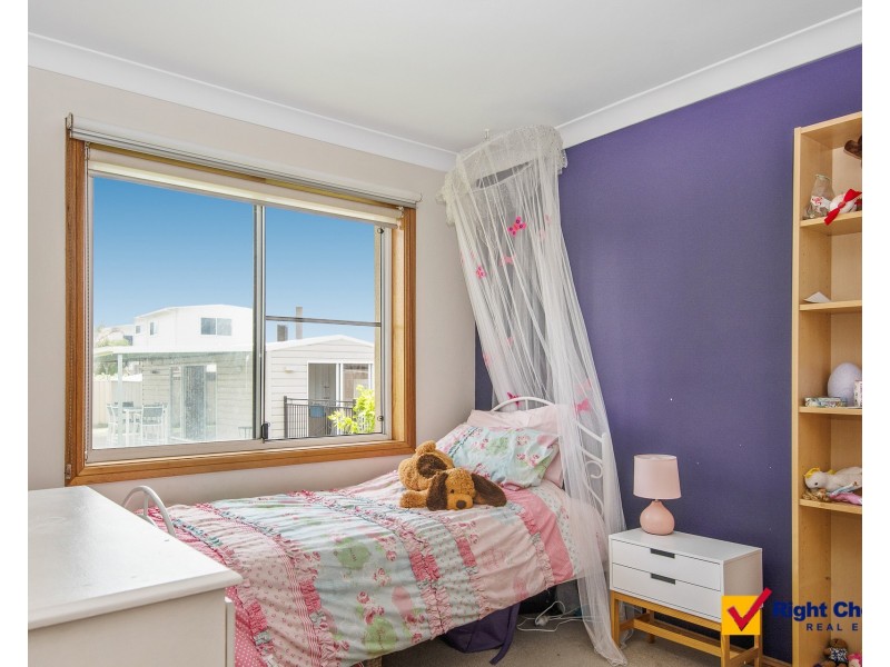 70 Barton Street, Oak Flats NSW 2529