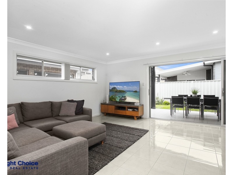 1/37 Wattle Road, Flinders NSW 2529