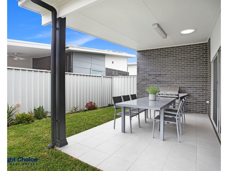 1/37 Wattle Road, Flinders NSW 2529