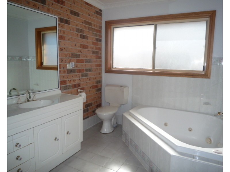 2/1-3 Robertson Street, Shellharbour NSW 2529