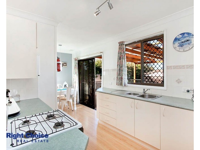 13 Barnes Street, Warilla NSW 2528