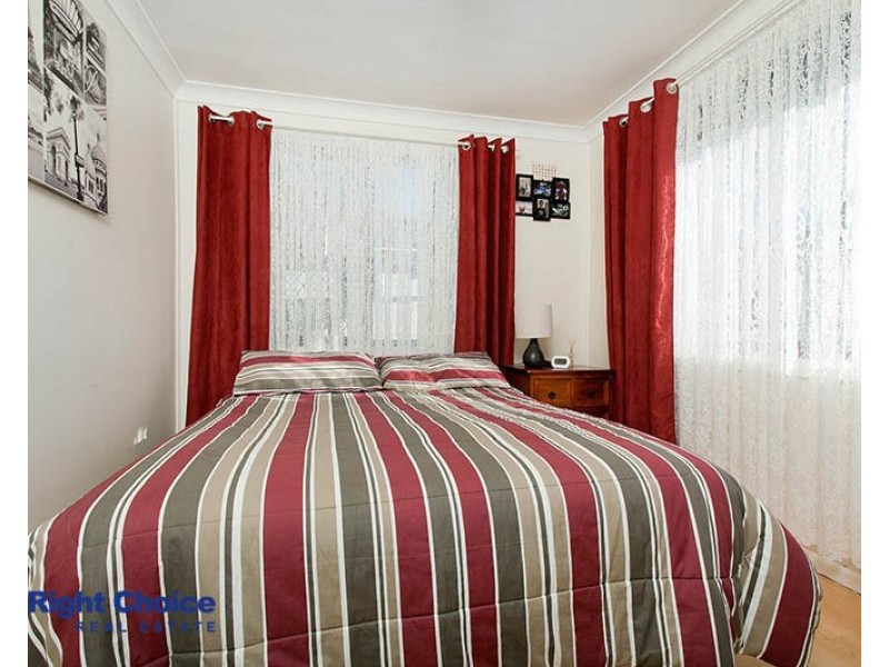 13 Barnes Street, Warilla NSW 2528