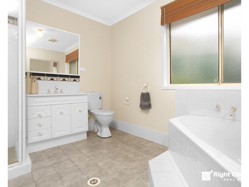 1 Barwon Place, Albion Park NSW 2527