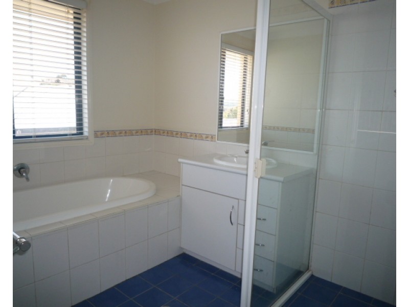 35 Eucumbene Avenue, Flinders NSW 2529