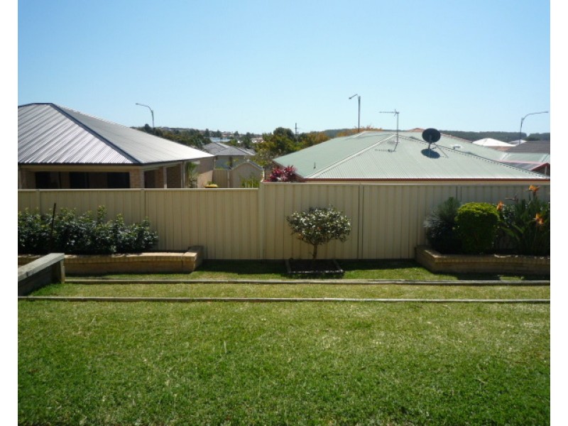 35 Eucumbene Avenue, Flinders NSW 2529