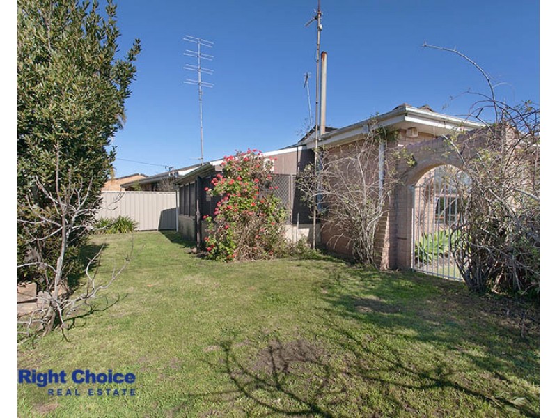 2 Moras Place, Lake Illawarra NSW 2528