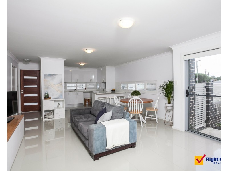2/210 Tongarra Road, Albion Park NSW 2527