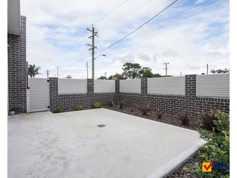 2/210 Tongarra Road, Albion Park NSW 2527