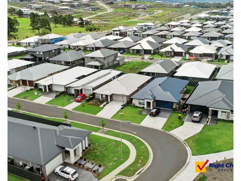 19 Bartlett Crescent, Calderwood NSW 2527