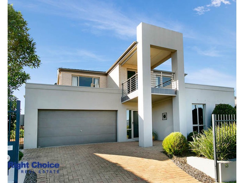 13 Wollingurry Street, Haywards Bay NSW 2530