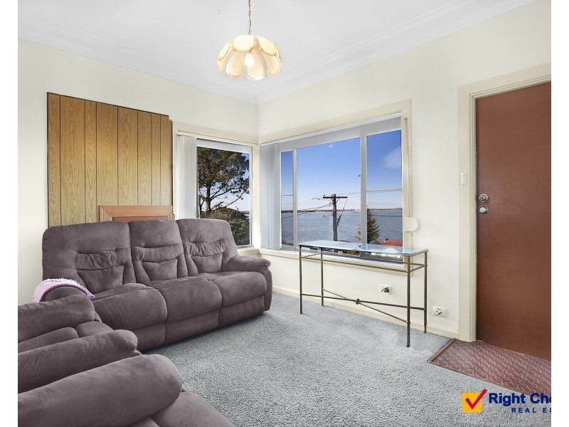 374 Northcliffe Drive, Lake Heights NSW 2502