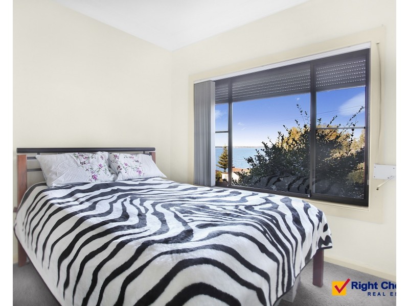 374 Northcliffe Drive, Lake Heights NSW 2502