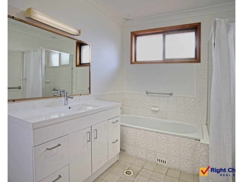 1/4 View Street, Lake Illawarra NSW 2528
