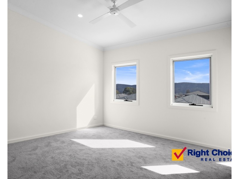 10a Saddleback Crescent, Kembla Grange NSW 2526