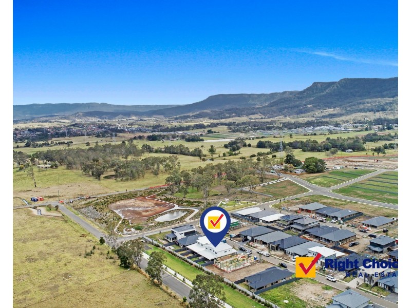 10a Saddleback Crescent, Kembla Grange NSW 2526