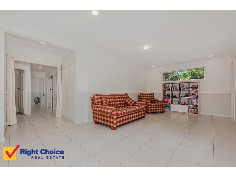 24 The Esplanade, Oak Flats NSW 2529