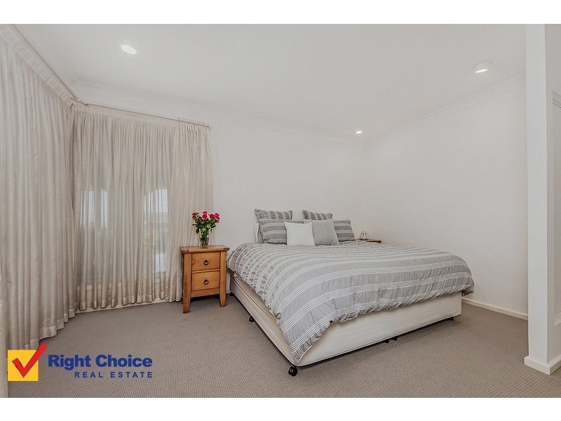 24 The Esplanade, Oak Flats NSW 2529