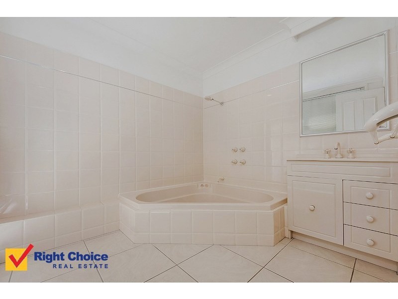 24 The Esplanade, Oak Flats NSW 2529