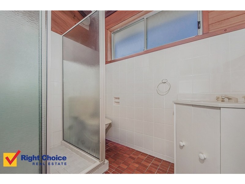 24 The Esplanade, Oak Flats NSW 2529