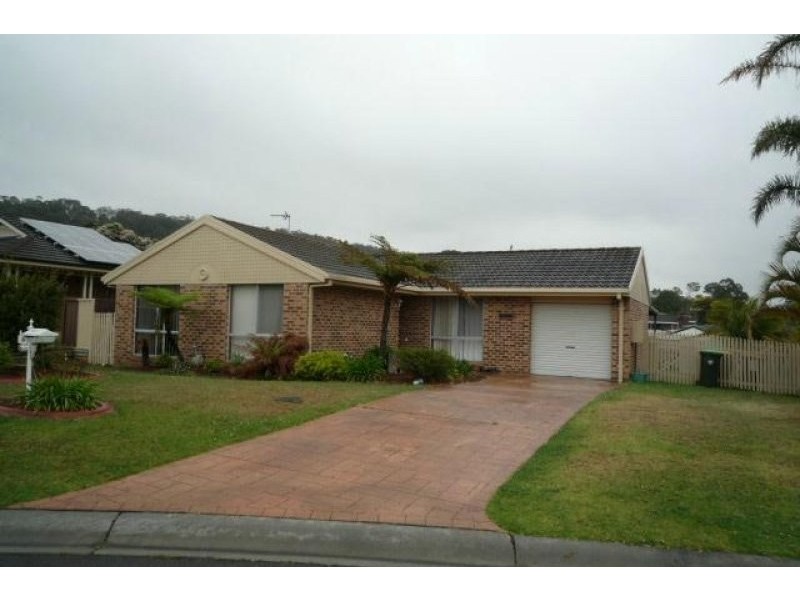 19 Macleay Place, Albion Park NSW 2527