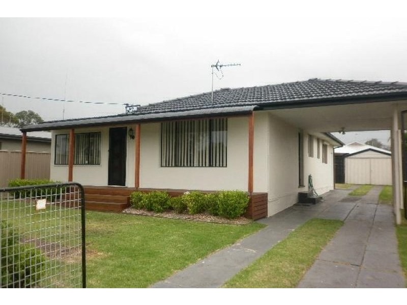 33 Griffths Street, Oak Flats NSW 2529