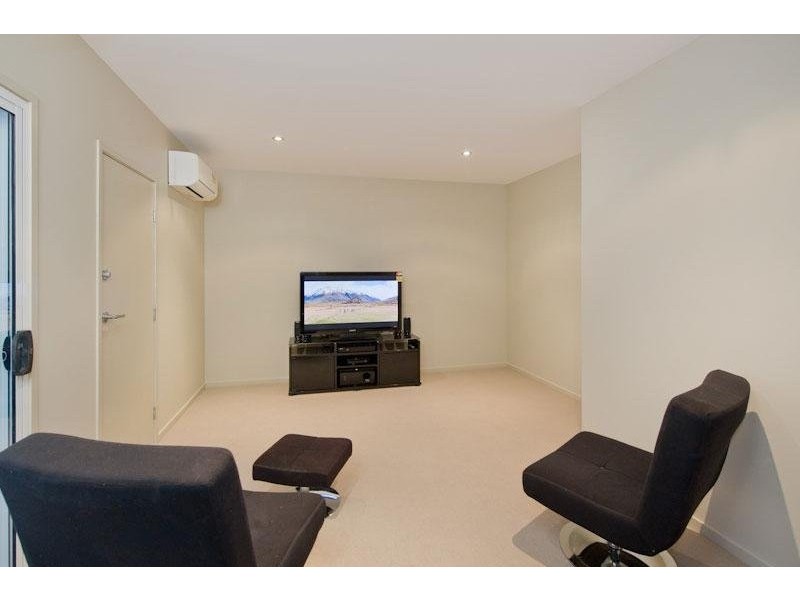 12 Thurlow Street, Newmarket QLD 4051