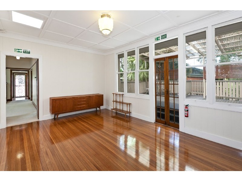 10 Thurlow Street, Newmarket QLD 4051