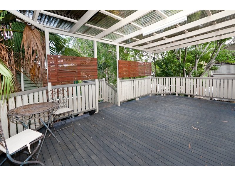 10 Thurlow Street, Newmarket QLD 4051