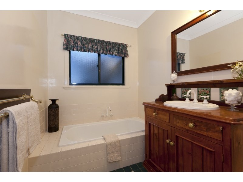 14 Bracknell Place, Ashgrove QLD 4060