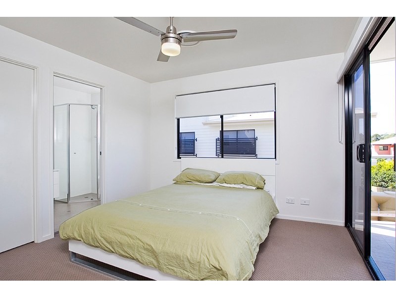 8 Huxley Avenue, Alderley QLD 4051