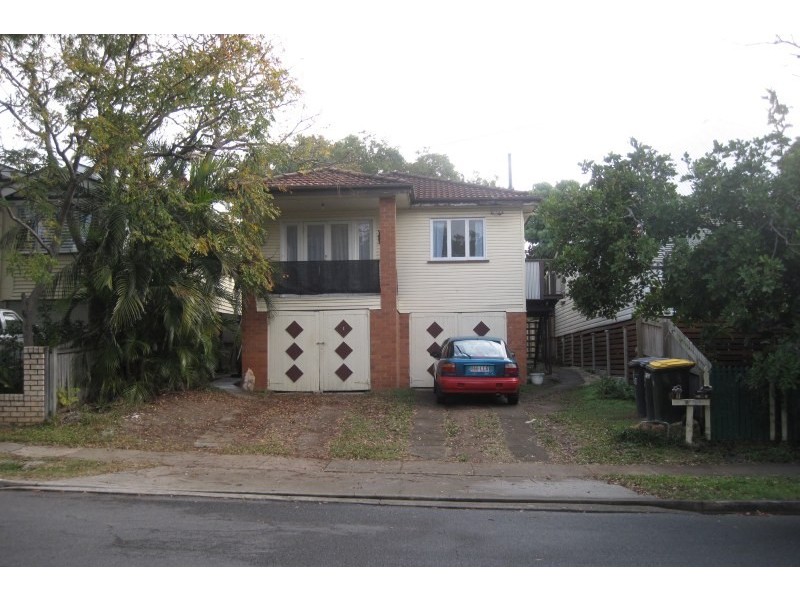 Unit 2/11 Baron Street, Greenslopes QLD 4120