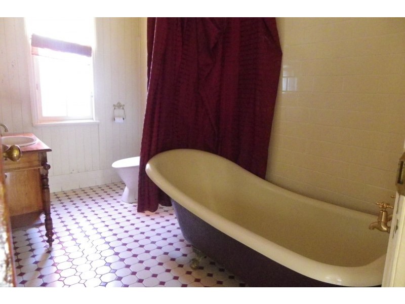 10 Darling Street, Woodend QLD 4305