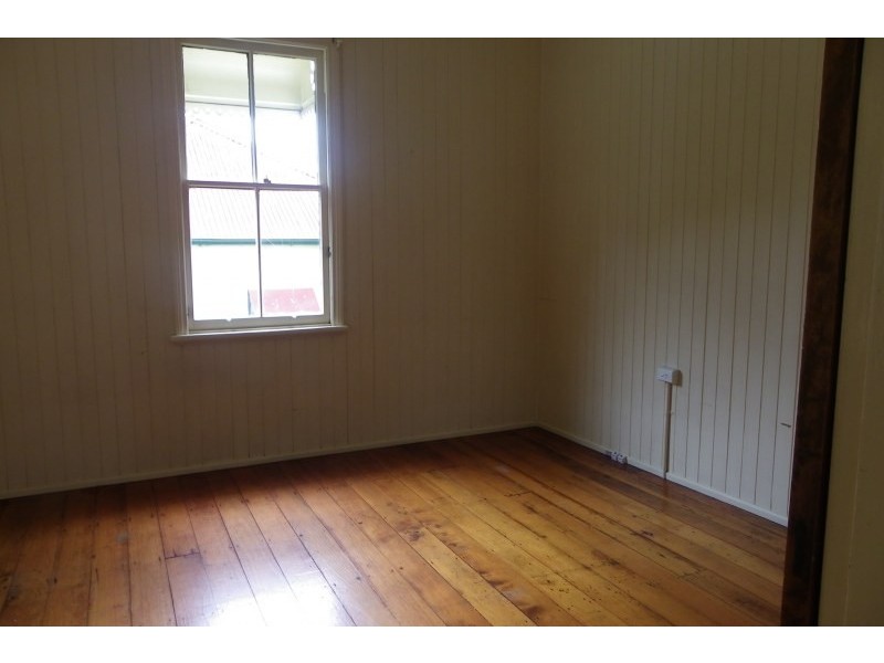 10 Darling Street, Woodend QLD 4305