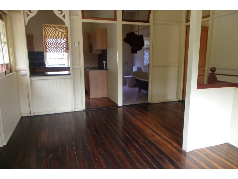 10 Darling Street, Woodend QLD 4305