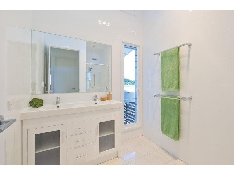 12 Thurlow Street, Newmarket QLD 4051