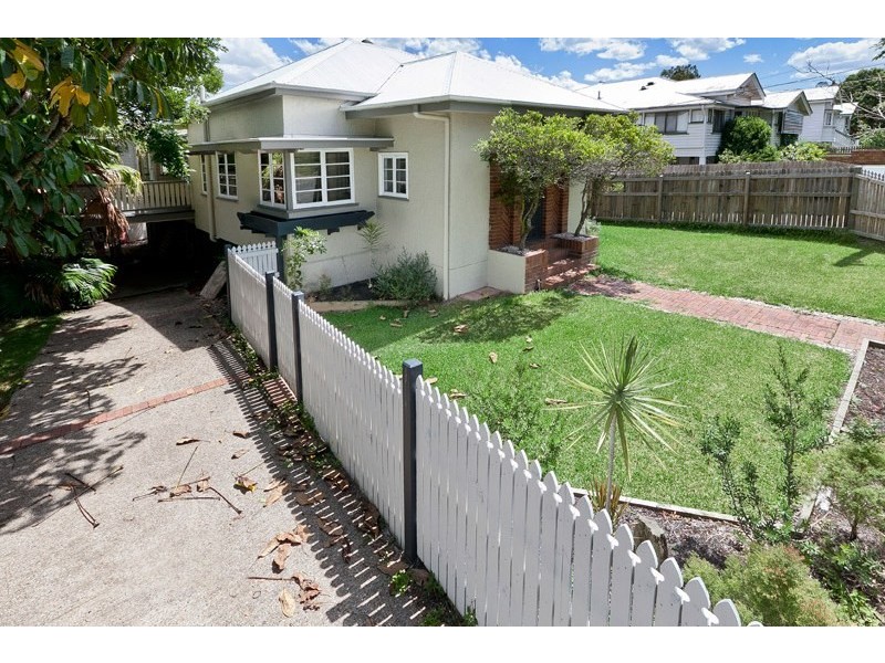 10 Thurlow Street, Newmarket QLD 4051