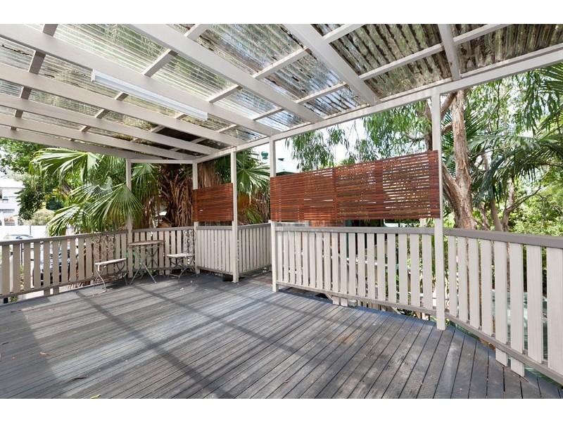 10 Thurlow Street, Newmarket QLD 4051