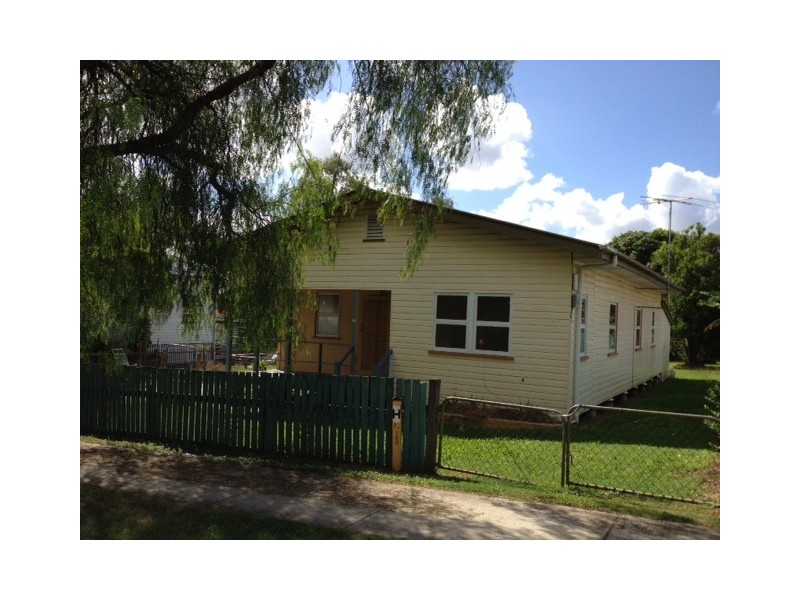 24 Macquarie Street, Silkstone QLD 4304