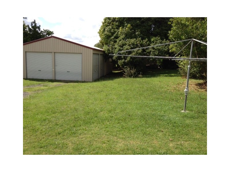 24 Macquarie Street, Silkstone QLD 4304